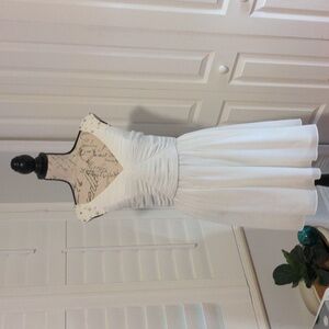EUC | Minuet | White Beaded Sleeve Dress